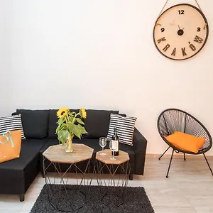 cracow-best-location-apartment-with-garden.krakowhotelspoland.com/